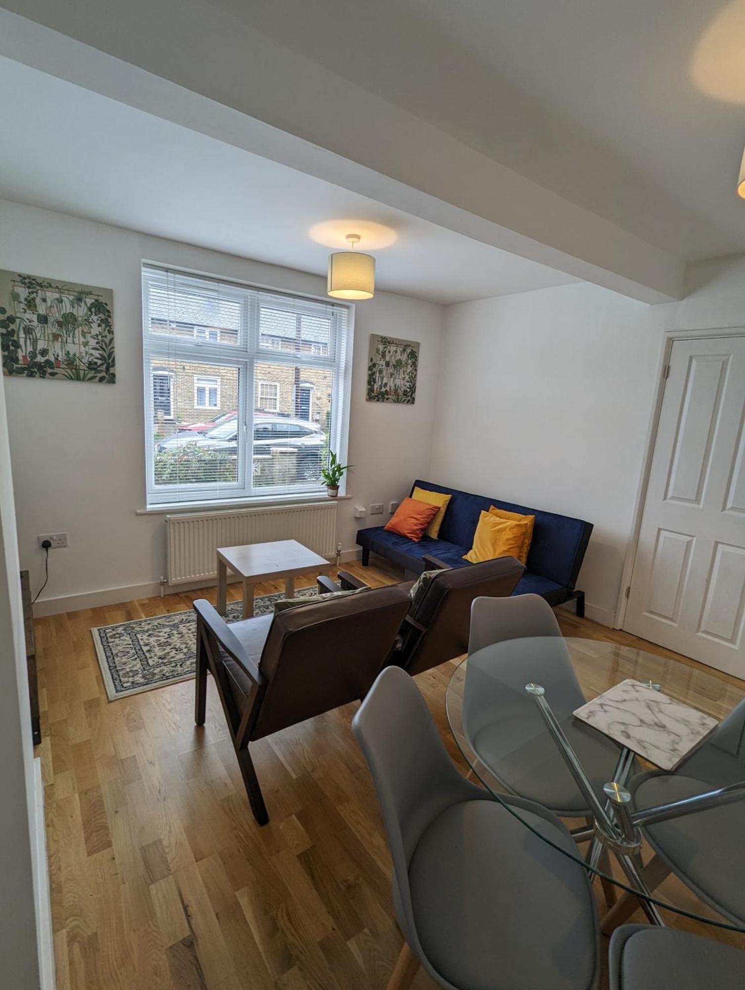 Fantastic 3-Bedroom House In London Morden  Eksteriør bilde