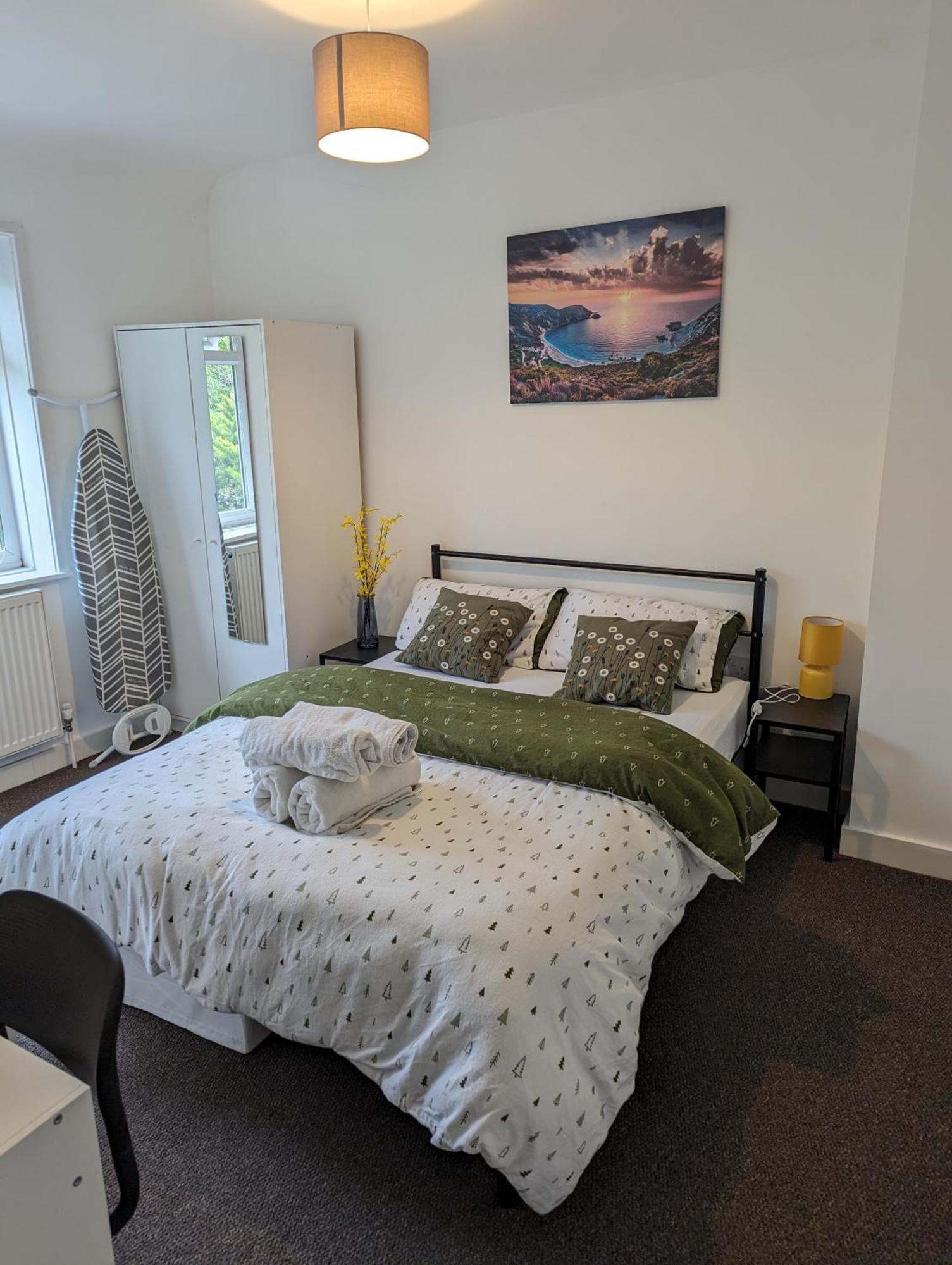Fantastic 3-Bedroom House In London Morden  Eksteriør bilde